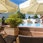 Feel Good Resort