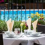 Feel Good Resort