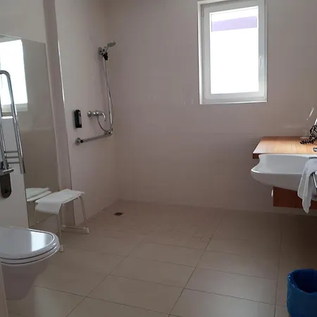 Feel Good Aparthotel 4*