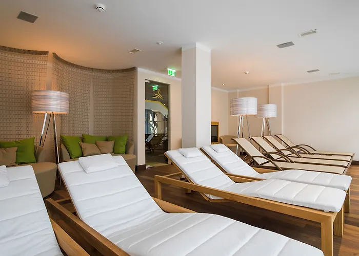 Feel Good Resort Aparthotel 4*